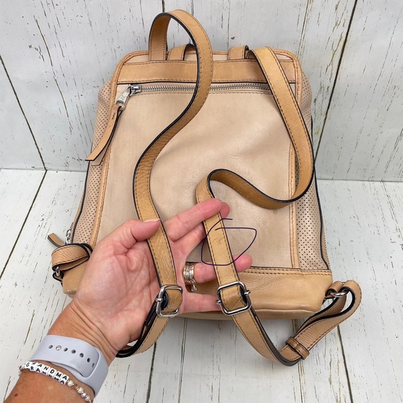 Pikolinos‎ Two-Tone Salinas Leather Backpack - Picture 10 of 16